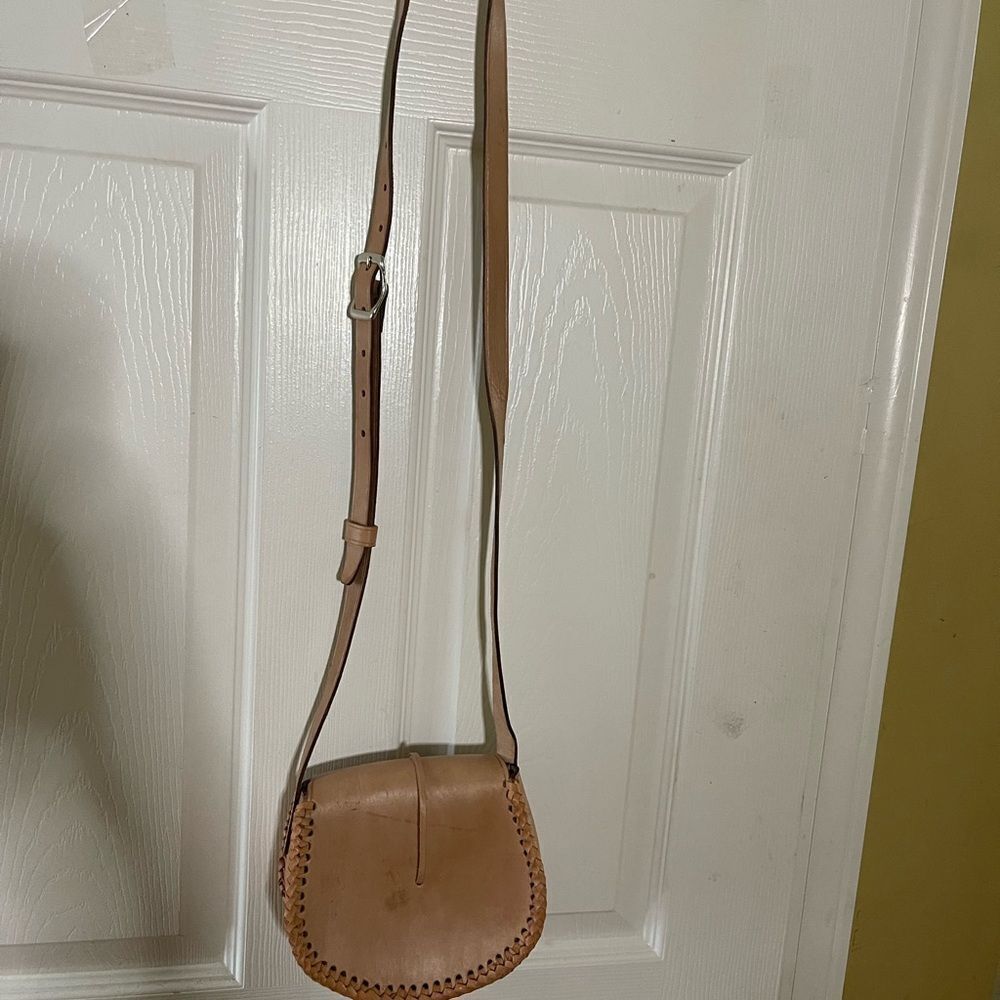 VTG Leather tan tooled small Crossbody Bag hook and loop closure. - Picture 2 of 9